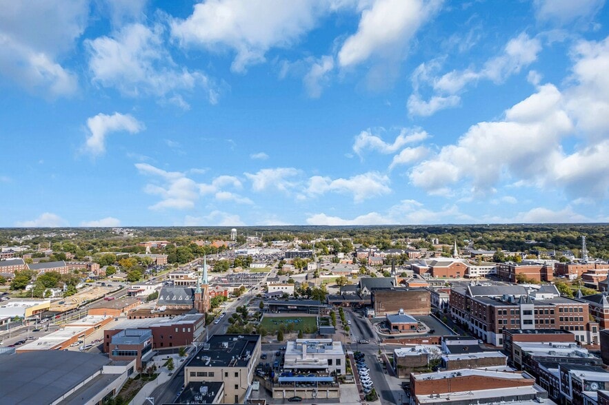 More Photos Of 131 Strawberry Alley Aly, Clarksville General Retail For Lease