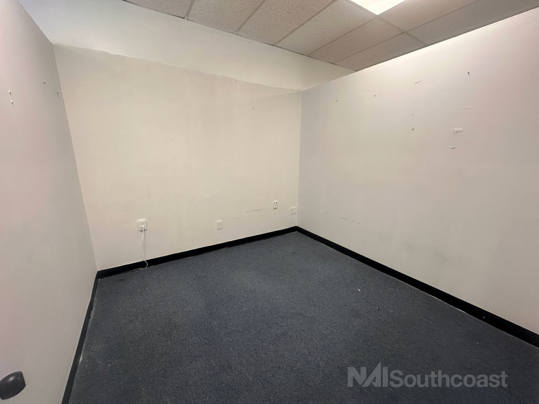 More Photos Of 10000-10040 SE US-1 Hwy, Port Saint Lucie Unknown For Lease