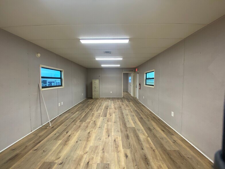 More Photos Of 9149 US-69, Port Arthur Industrial For Lease