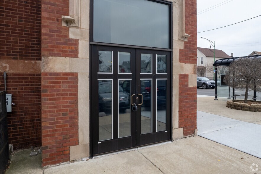 More Photos Of 10509 S Torrence Ave, Chicago Specialty For Sale