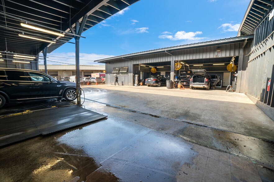 More Photos Of 3156 Oihana St, Lihue Warehouse For Sale