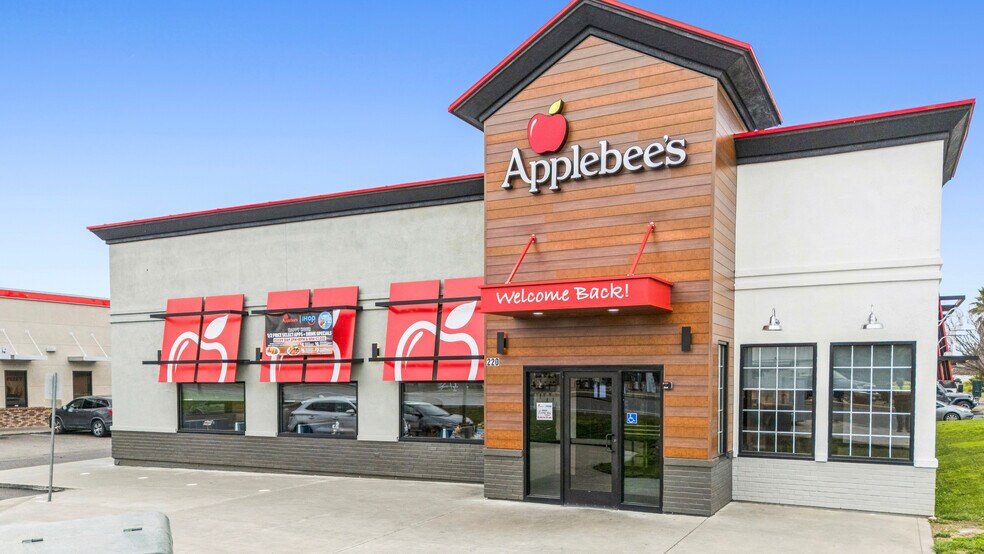 More Photos Of 220 Antelope Blvd, Red Bluff Restaurant For Sale