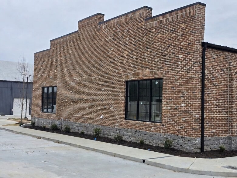 More Photos Of 601 River Rock Blvd, Murfreesboro Warehouse For Lease