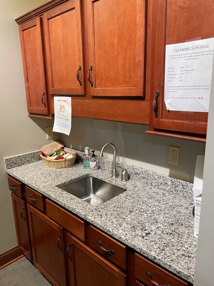 More Photos Of 3745 Medina Rd, Medina Office For Lease