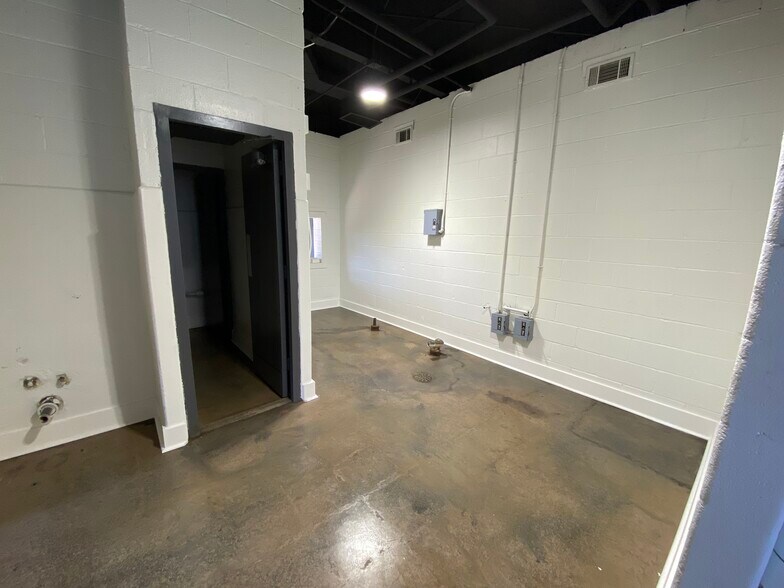 More Photos Of 480 Old Canton Rd, Ball Ground Office For Sale