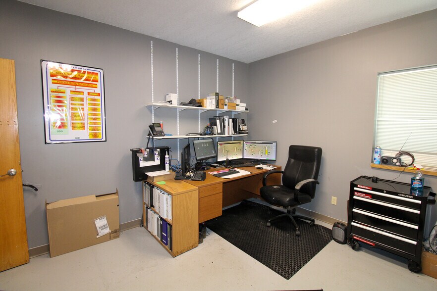 More Photos Of 5640 44th Ave S, Clinton Industrial For Sale