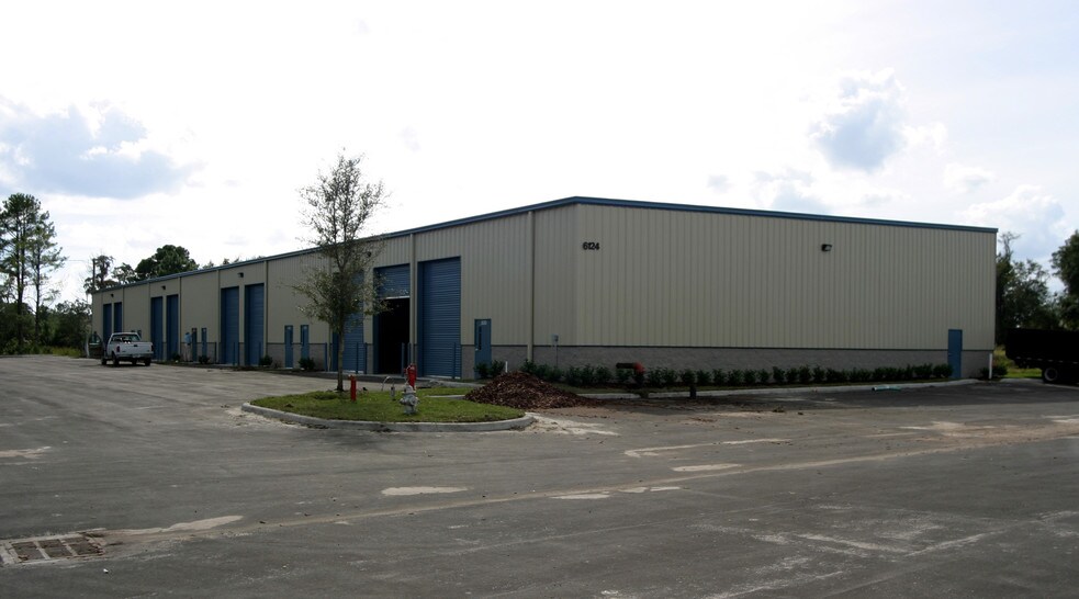 More Photos Of 6124 Hanging Moss Rd, Orlando Unknown For Lease