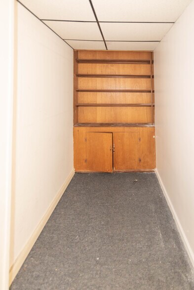 More Photos Of 5900 York Rd, Baltimore Storefront Retail Office For Sale