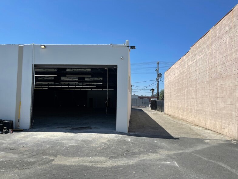 More Photos Of 7442 Varna Ave, North Hollywood Warehouse For Lease
