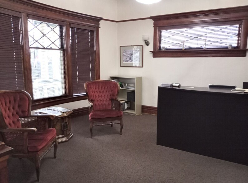 More Photos Of 36 Stewart St, Reno Office For Lease