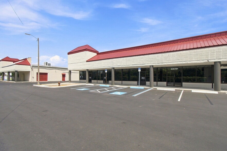 More Photos Of 14100 US Highway 19 N, Clearwater Unknown For Lease