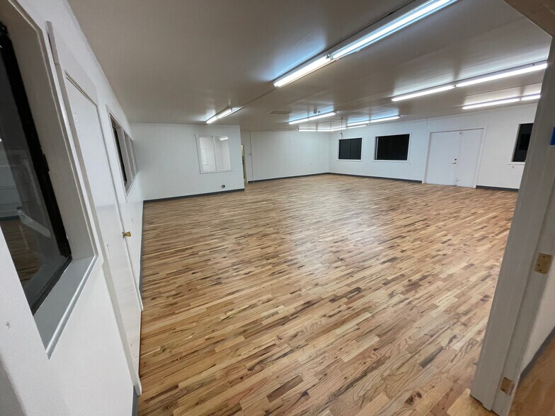 More Photos Of 1800 Richards Rd, Bellevue Warehouse For Sale