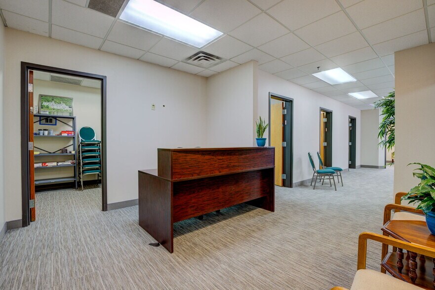 More Photos Of 1301 Cliff Rd E, Burnsville Showroom For Sale