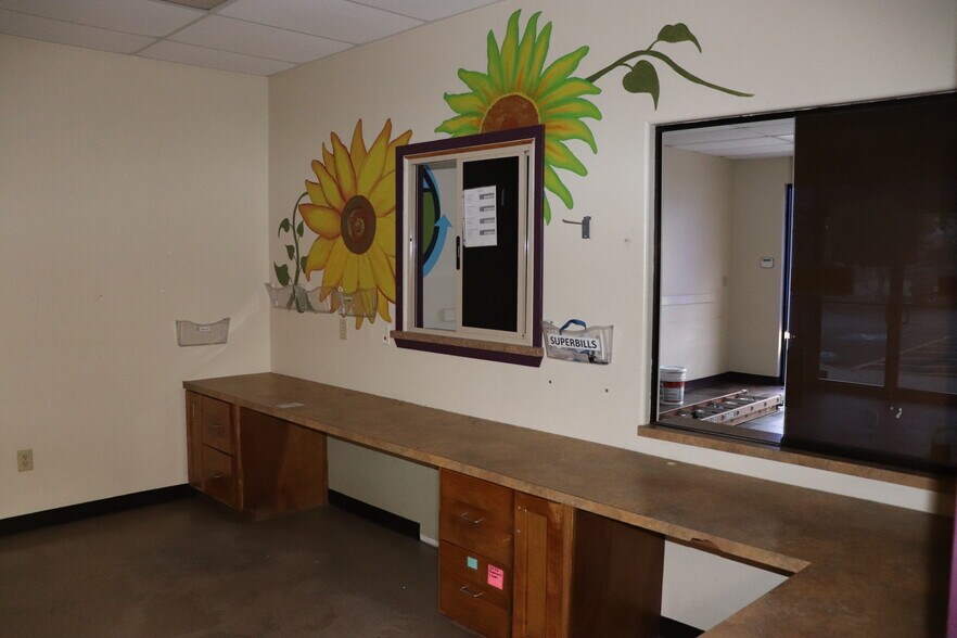 More Photos Of 864 Central Blvd, Brownsville Medical For Sale
