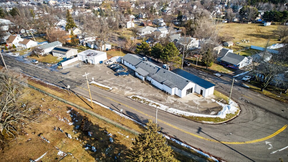 More Photos Of 102 Ausable State Rd, Bay City Freestanding For Sale