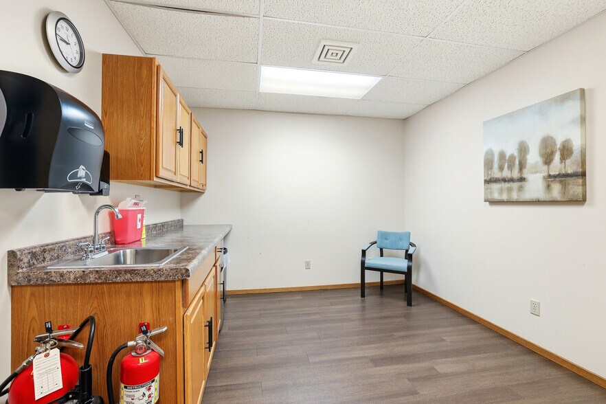 More Photos Of 1840 Post Rd, Plover Storefront Retail Office For Sale