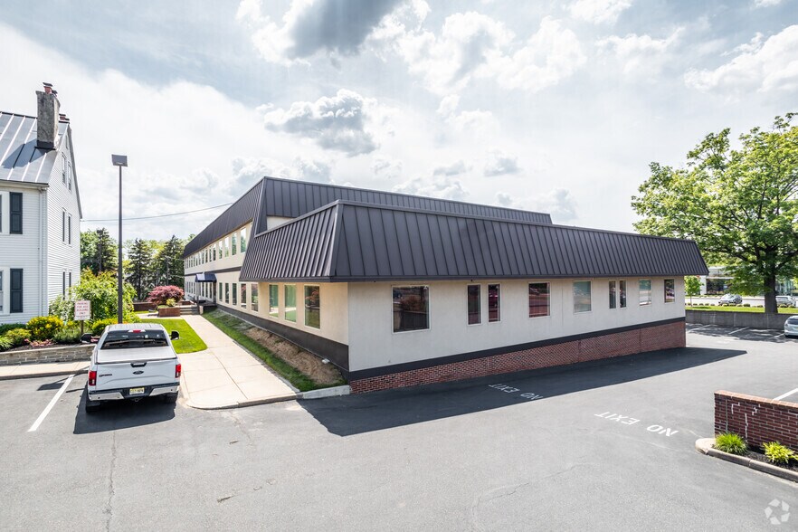 More Photos Of 401 E Marlton Pike, Cherry Hill Office For Lease
