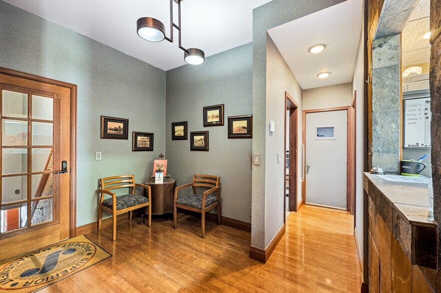 More Photos Of 207 Hawthorne Ave, Saint Joseph Warehouse For Sale