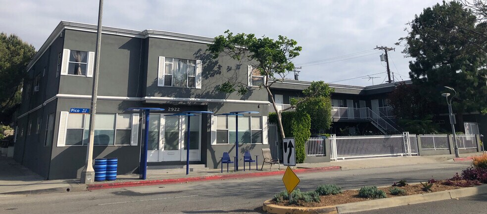 More Photos Of 2912-2922 Pico Blvd, Santa Monica Apartments For Lease