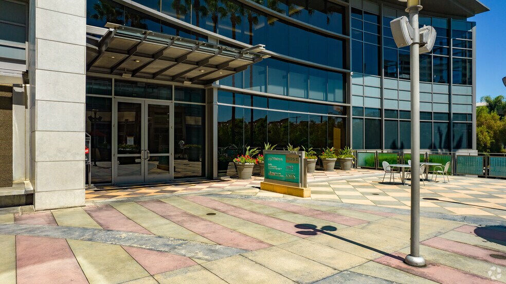 More Photos Of 15301 Ventura Blvd, Sherman Oaks Coworking Space