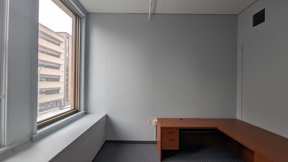 More Photos Of 260 E Main St, Rochester Medical For Lease