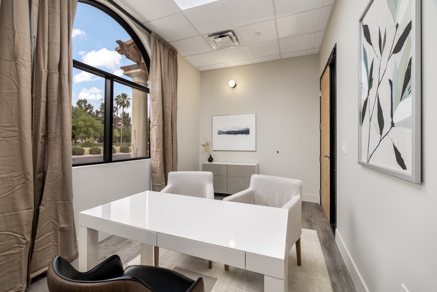 More Photos Of 725 W Elliot Rd, Gilbert Office For Sale