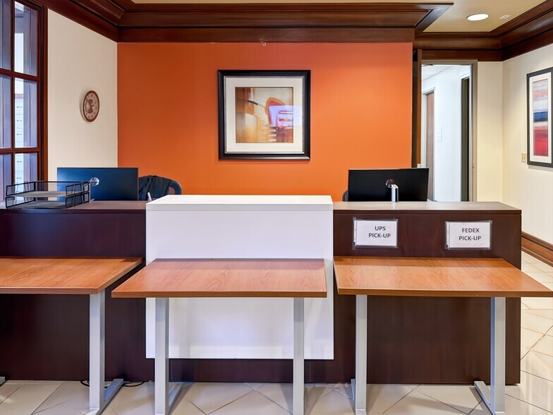 More Photos Of 4720 Salisbury Rd, Jacksonville Coworking Space