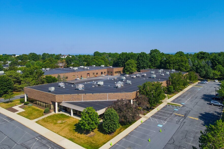 More Photos Of 1550 Valley Center Pky, Bethlehem Flex For Sale