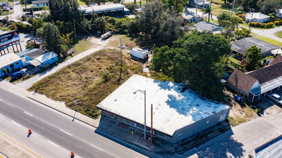 More Photos Of , North Fort Myers General Retail For Sale
