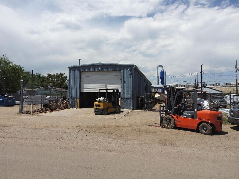 More Photos Of 5283-5285 Adams St, Denver Warehouse For Sale