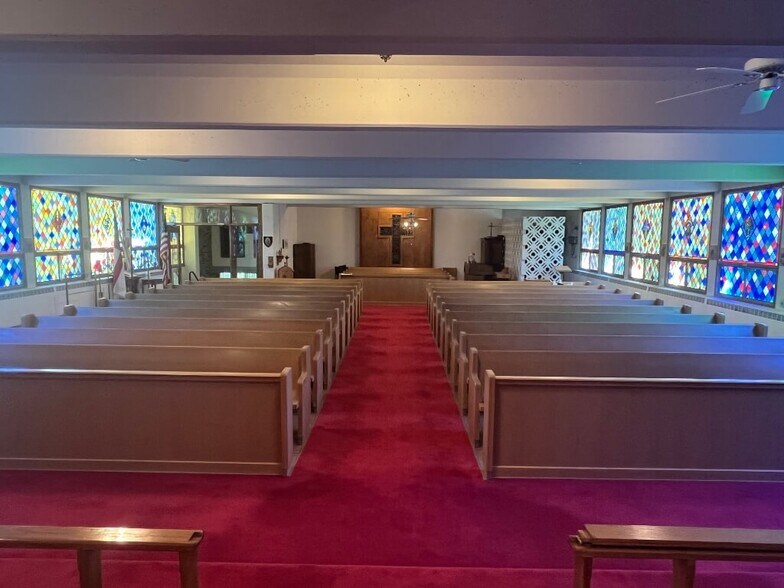 More Photos Of 26431 W Chicago, Redford Religious Facility For Lease