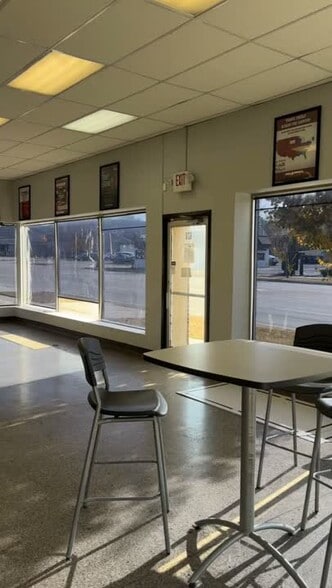 More Photos Of 828 Main St, Red Wing Auto Repair For Lease