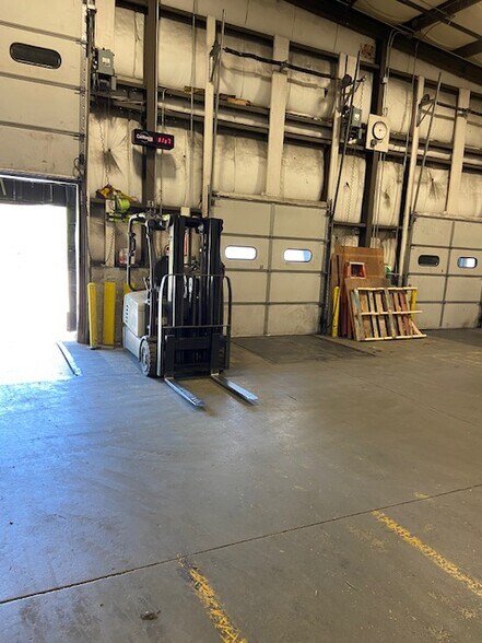 More Photos Of 289 Elm St, Marlborough Warehouse For Lease