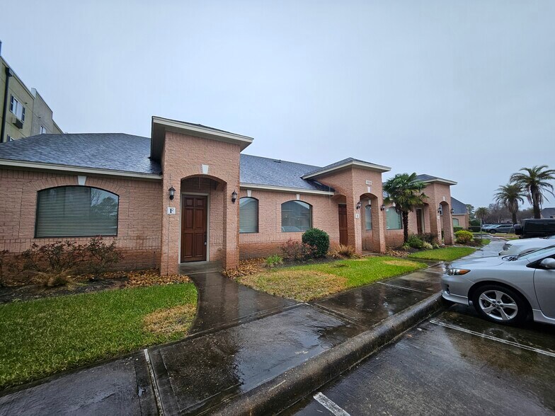 More Photos Of 1804 Snake River Rd, Katy Medical For Lease