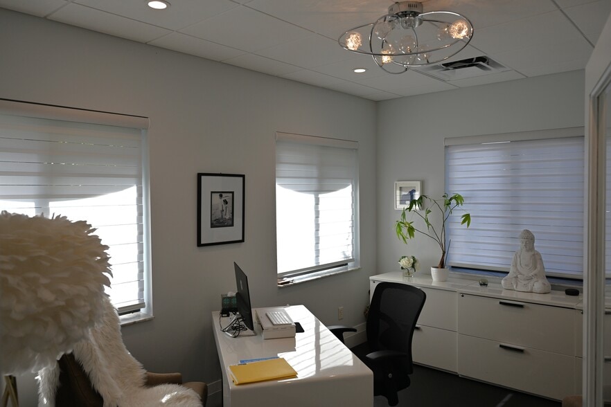 More Photos Of 725 N Hwy A1A, Jupiter Medical For Sale