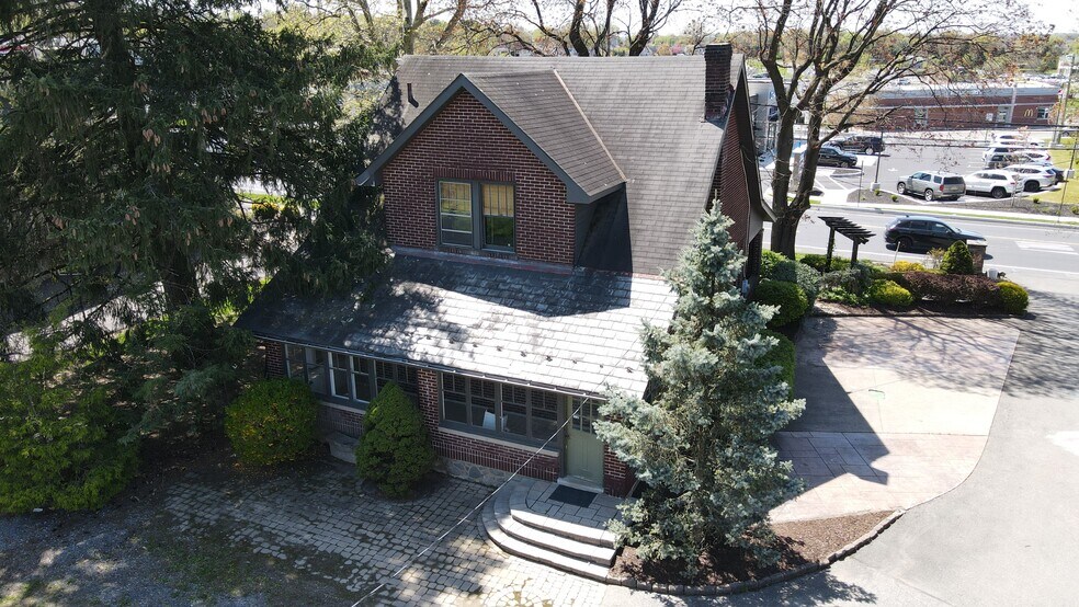 More Photos Of 1511 Sullivan Trl, Forks Township Office For Sale