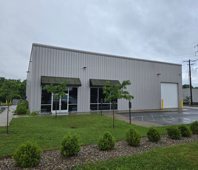 More Photos Of 311 Corporate Dr, Shelbyville Warehouse For Sale