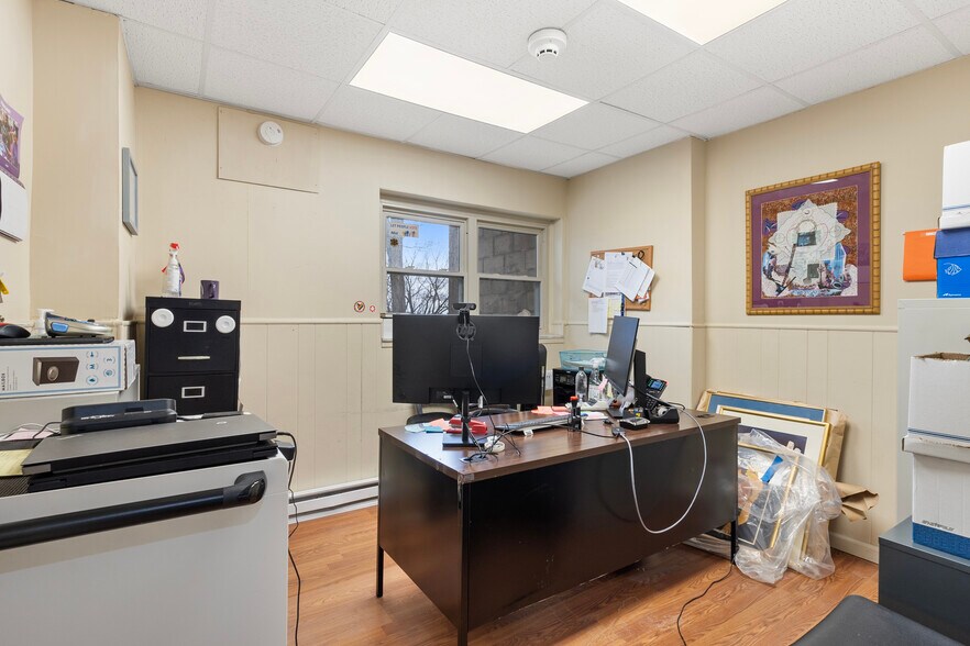 More Photos Of 2114-2118 Broadway Ave, Pittsburgh Storefront Retail Office For Lease