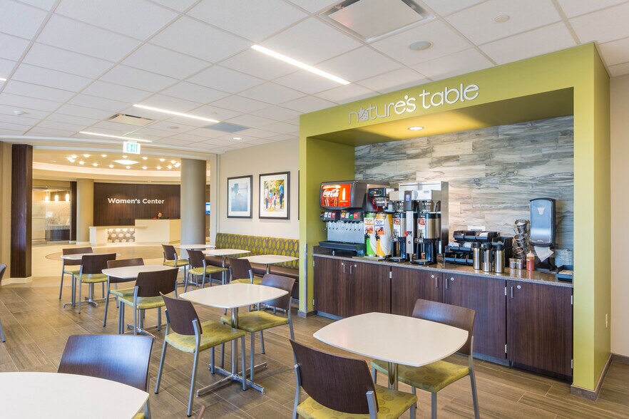 More Photos Of 13420 N Meridian St, Carmel Medical For Lease