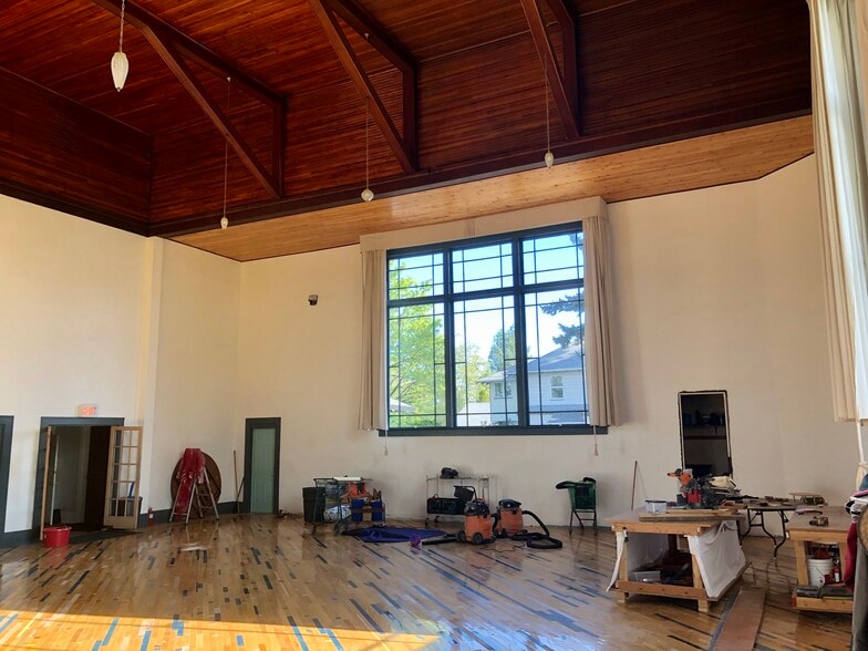 More Photos Of 7809 NE Everett St, Portland Religious Facility For Sale