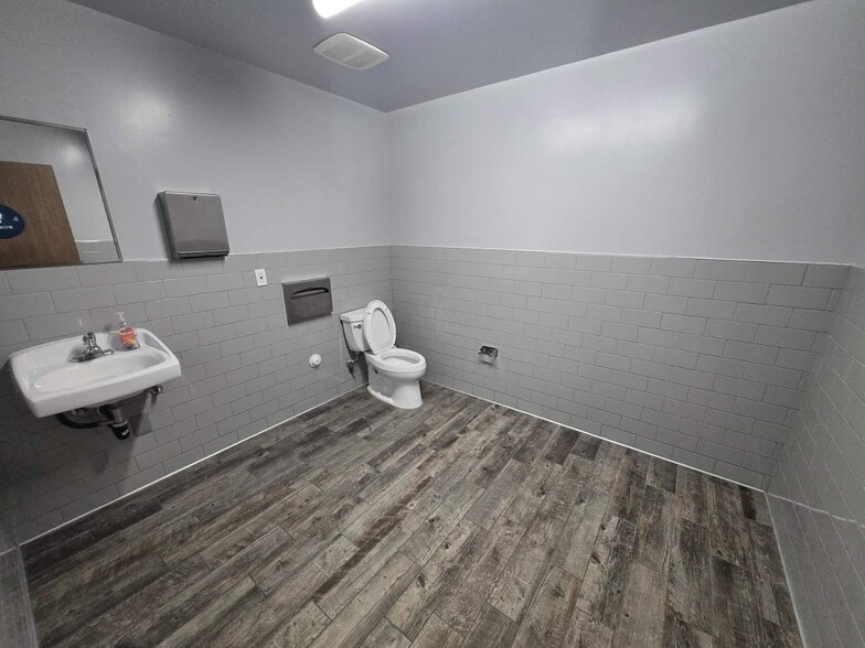 More Photos Of 14171 Fern Ave, Chino Warehouse For Sale