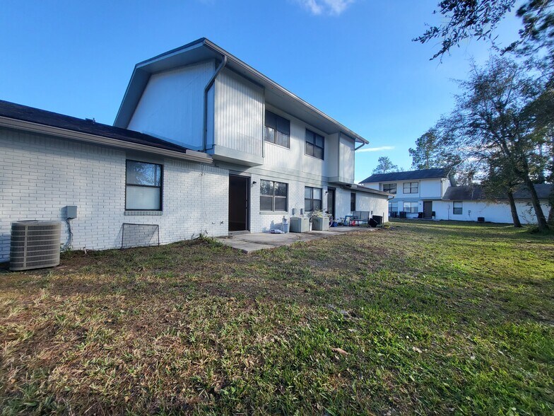 More Photos Of 1357 Kingsley Ave, Orange Park Apartments For Sale