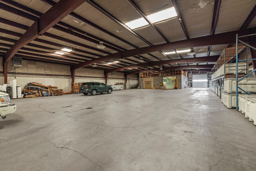 More Photos Of 3735 Washburn Way, Klamath Falls Warehouse For Lease