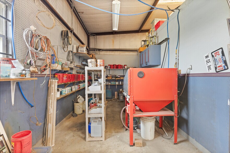 More Photos Of 414 County Road 437, Eddy Service For Sale
