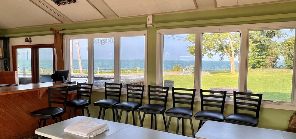 More Photos Of 504 W Lakeshore Dr, Kelleys Island Restaurant For Sale