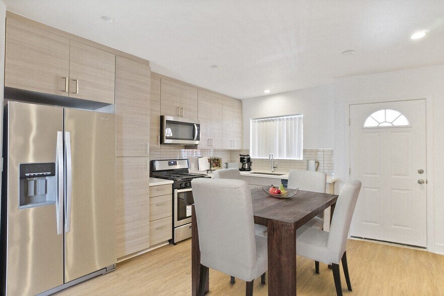More Photos Of 700 S 6th St, Burbank Apartments For Sale
