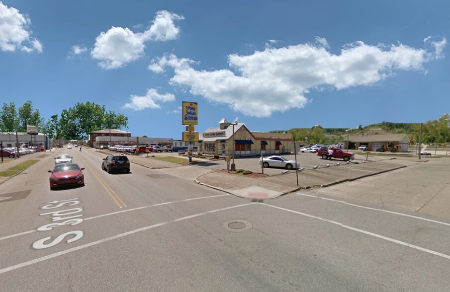 More Photos Of 810 S 3rd St, Ironton Restaurant For Lease