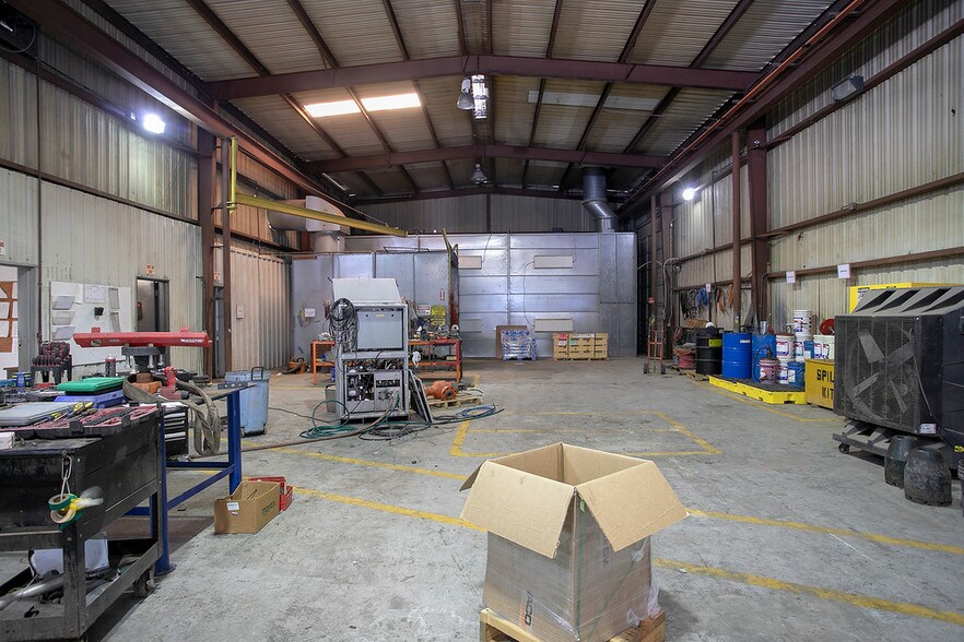 More Photos Of 6031 Fm 2767, Tyler Warehouse For Lease