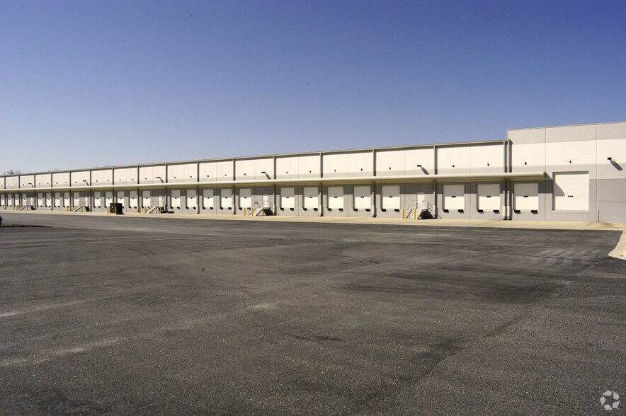 More Photos Of 418-448 Westridge Pky, McDonough Warehouse For Lease