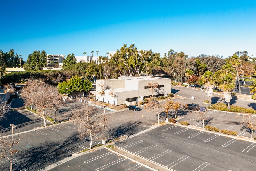 More Photos Of 145 Thunder Dr, Vista Medical For Sale